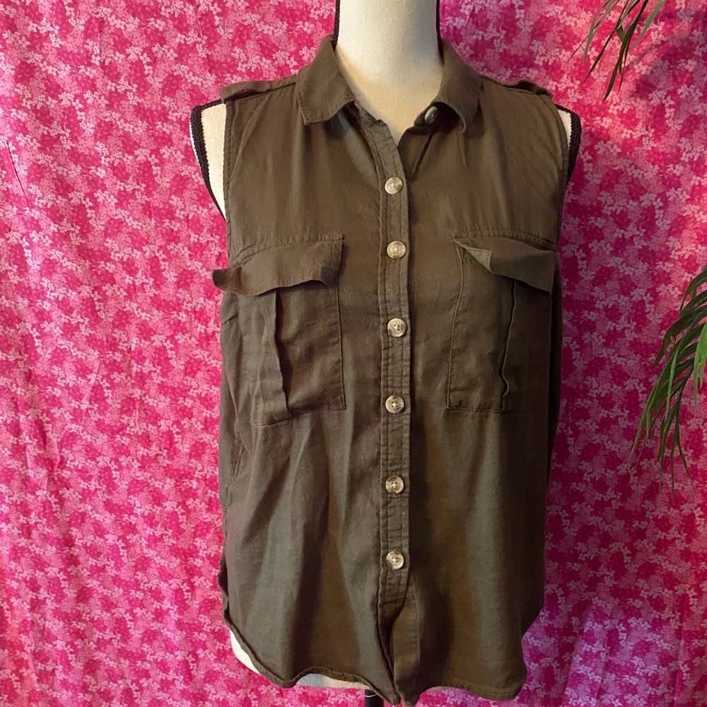 💛Army Green Jr Large Button Down Top - Picture 3 of 7